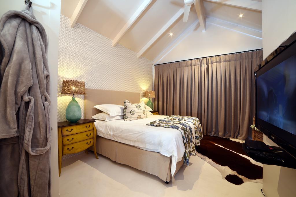 The Boat Shed By The Oyster Collection Villa Kenton on Sea Bagian luar foto